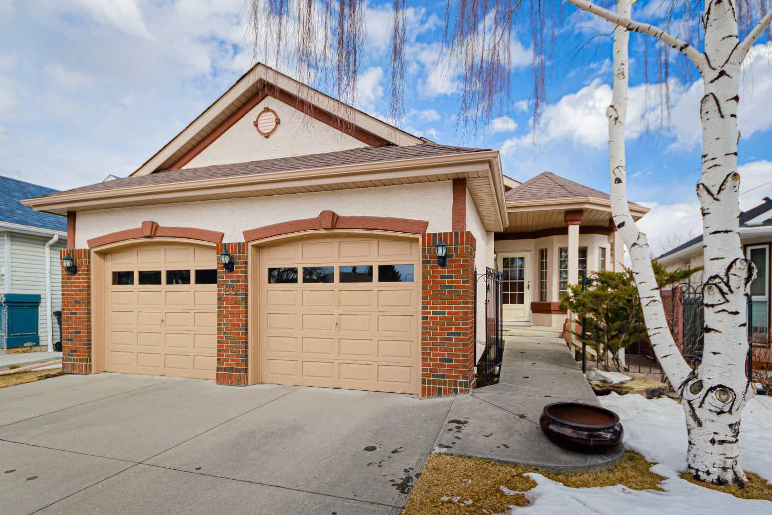 20 Somerset Drive SW — photo 1