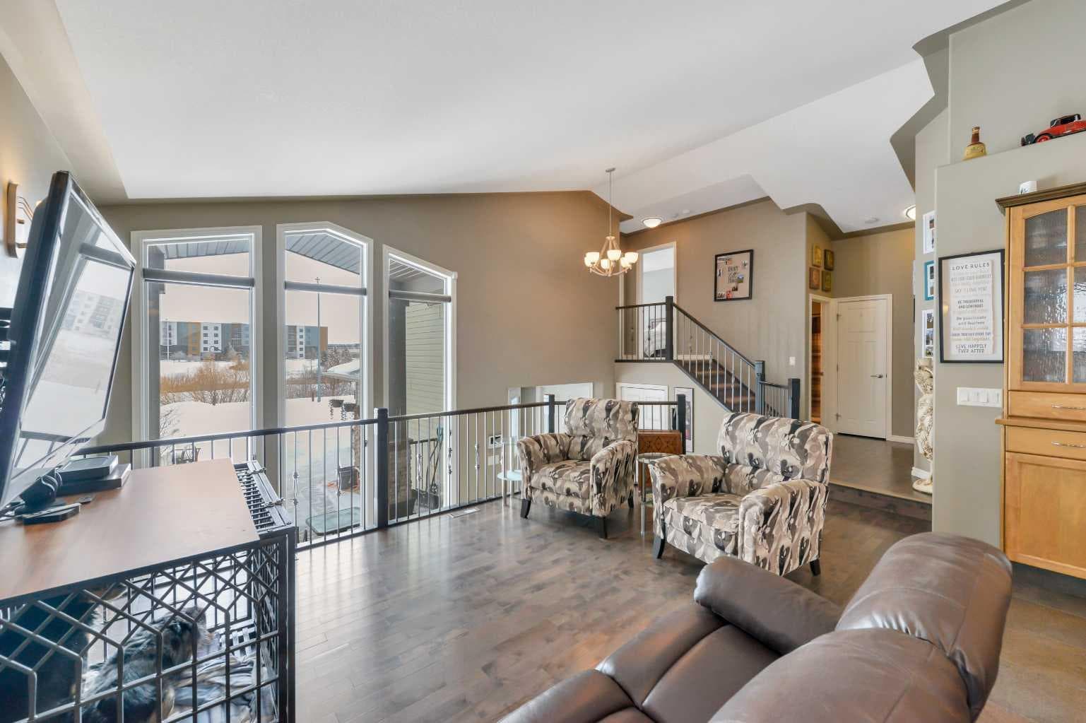 55 Carter Close — photo 2