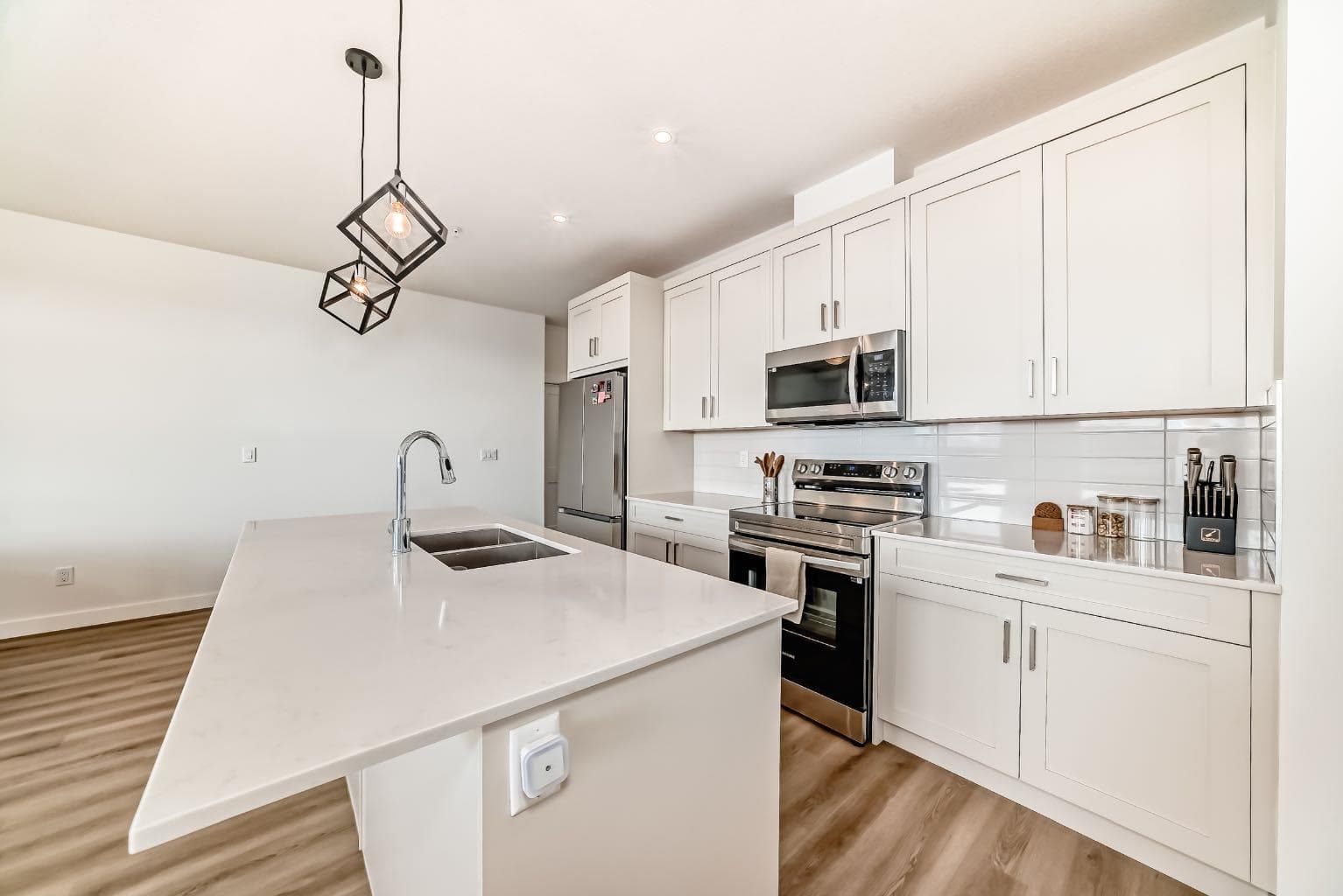 2307, 55 Lucas Way NW — photo 5