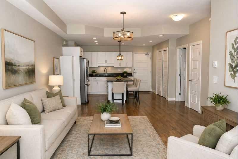 306, 499 Meadow Lake Court — photo 2