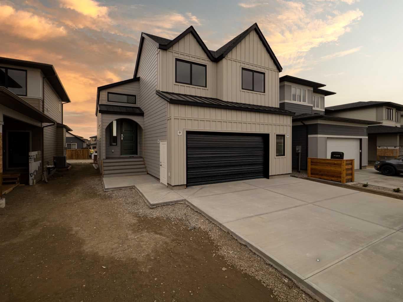 681 Devonia Road W — photo 2