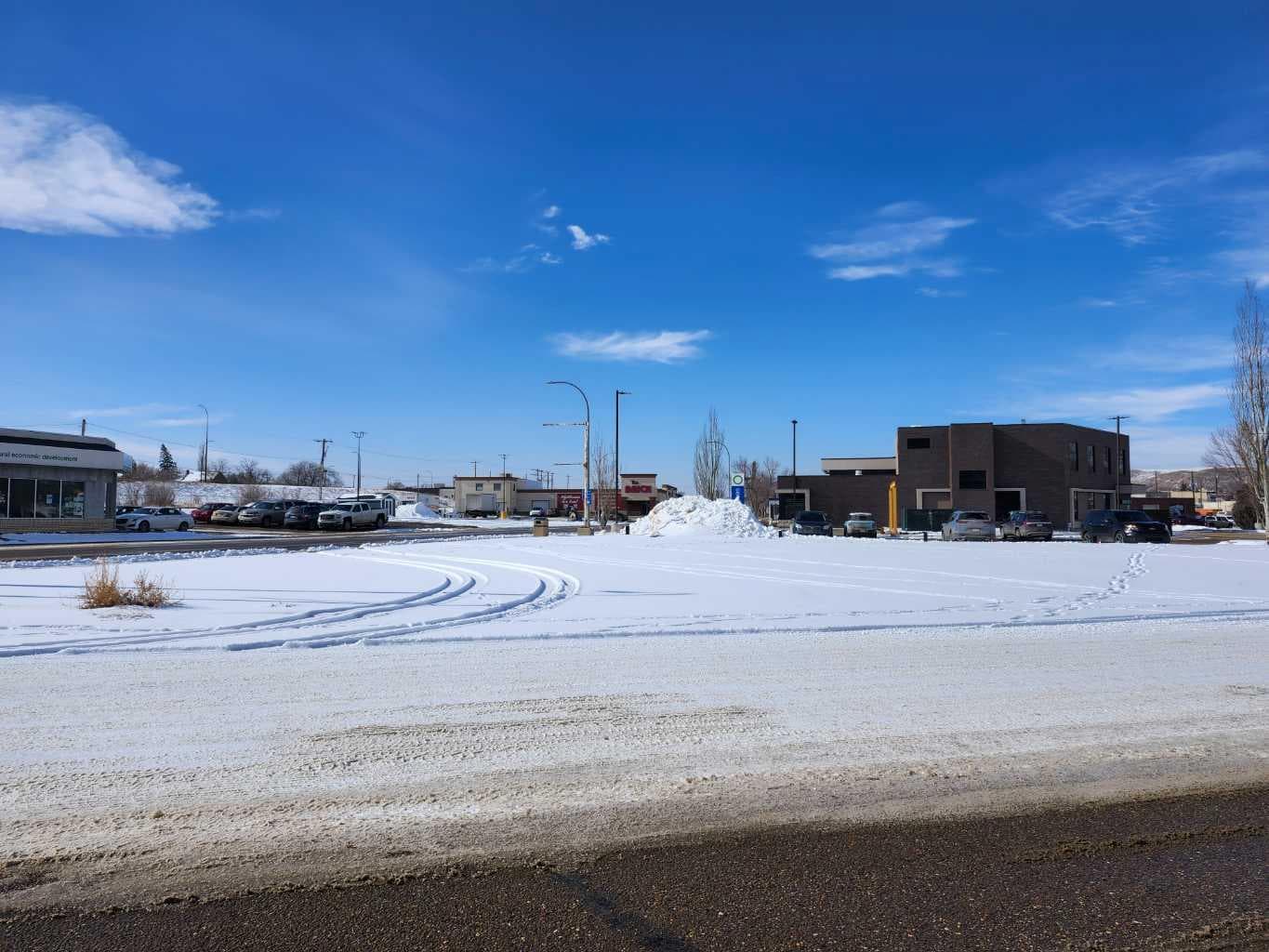 200 Railway Avenue E — photo 3
