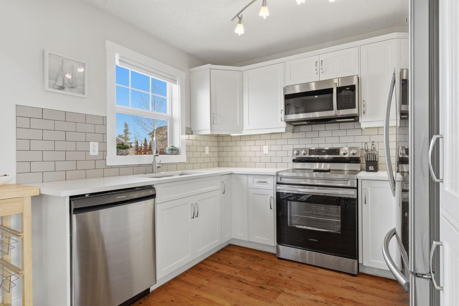 212 Cottageclub Crescent — photo 4
