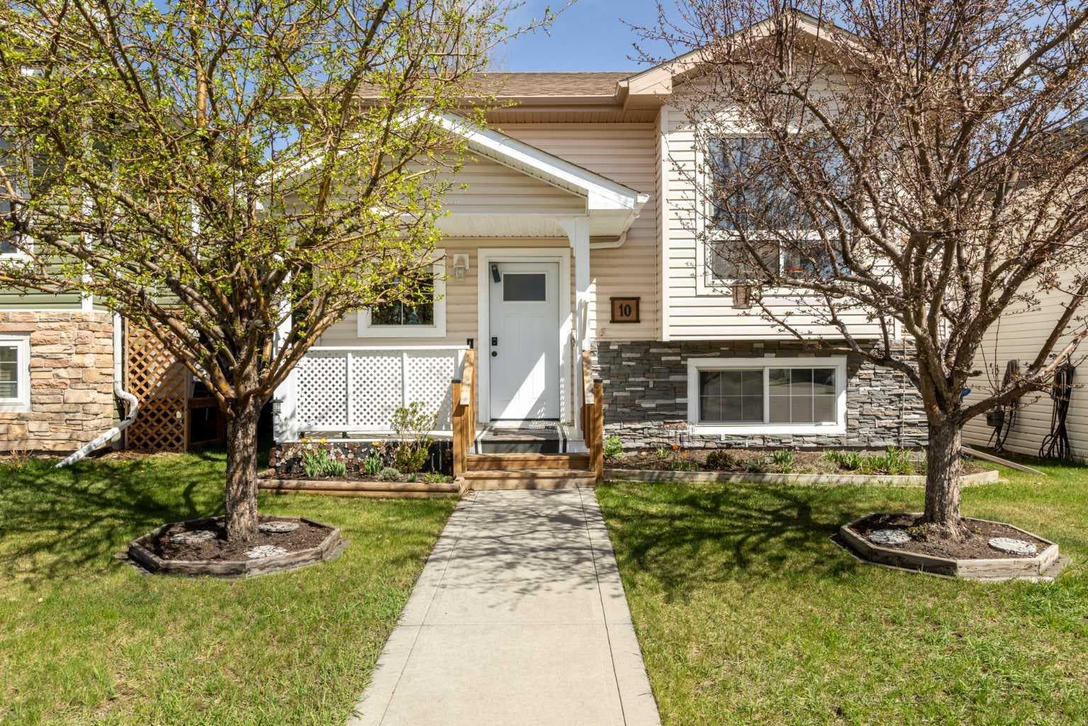 10 Hawthorne Way — photo 1