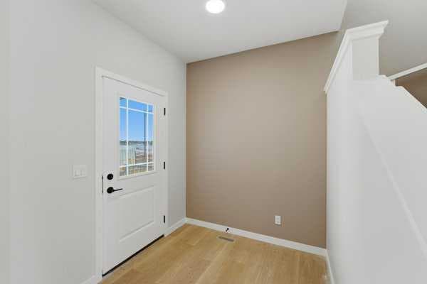 213 Bayview Park SW — photo 2