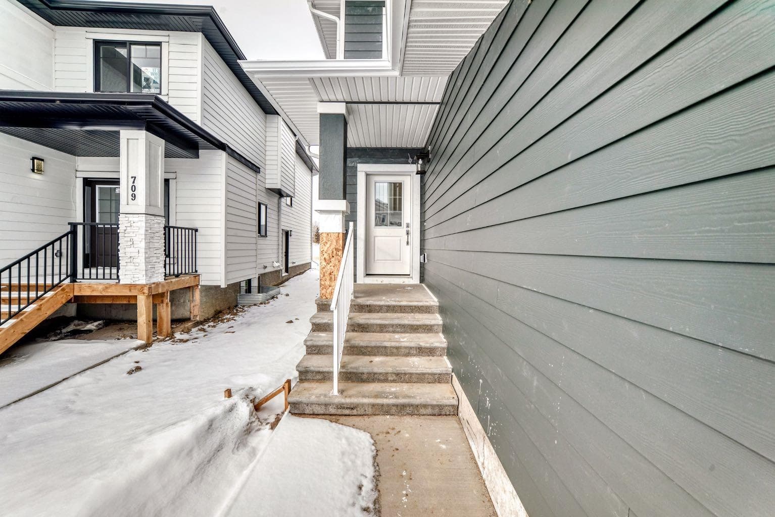 707 Mandalay Avenue — photo 4