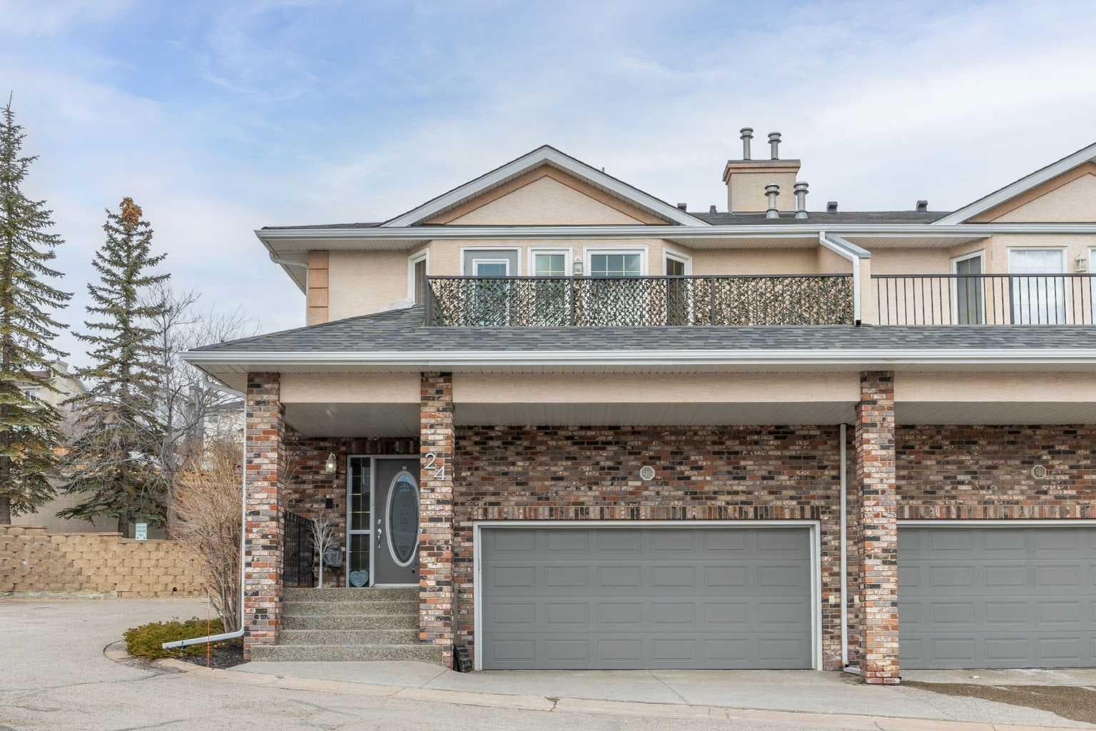 Semi Detached (Half Duplex) in Signal Hill