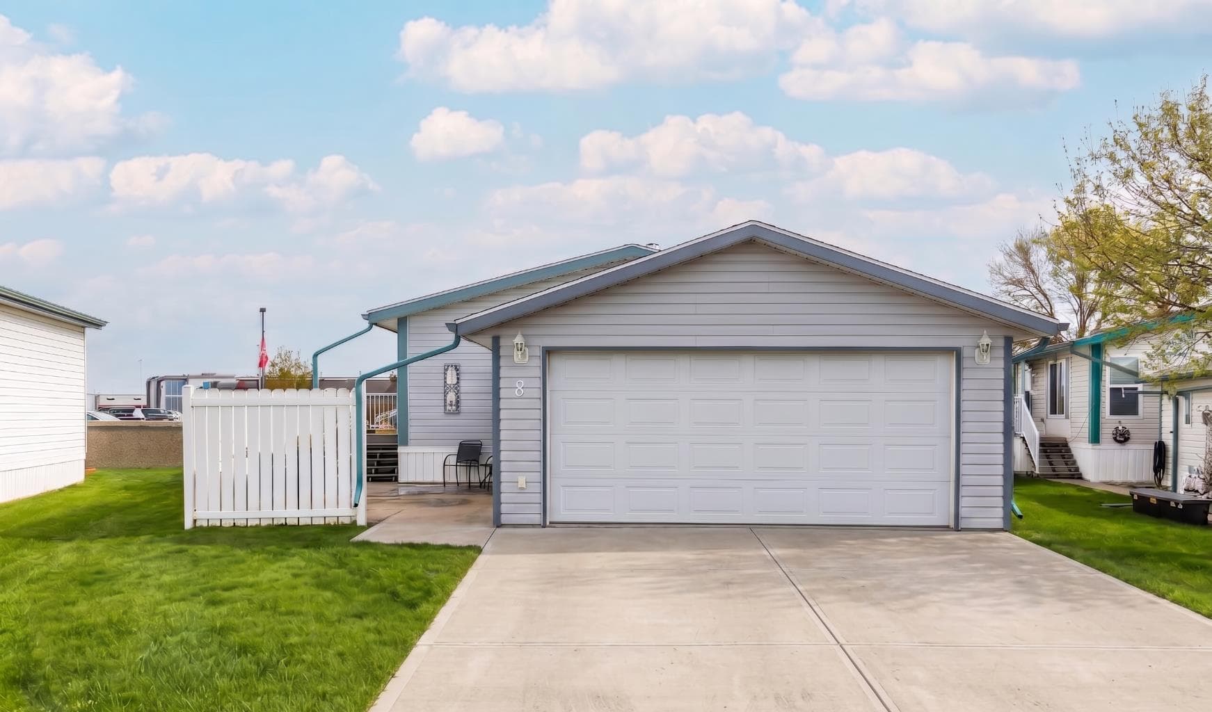8, 1600 Strachan Road SE — photo 1