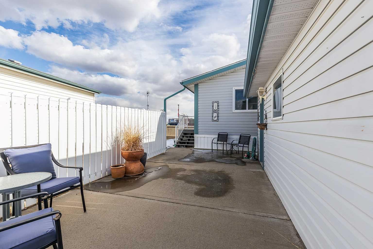8, 1600 Strachan Road SE — photo 4