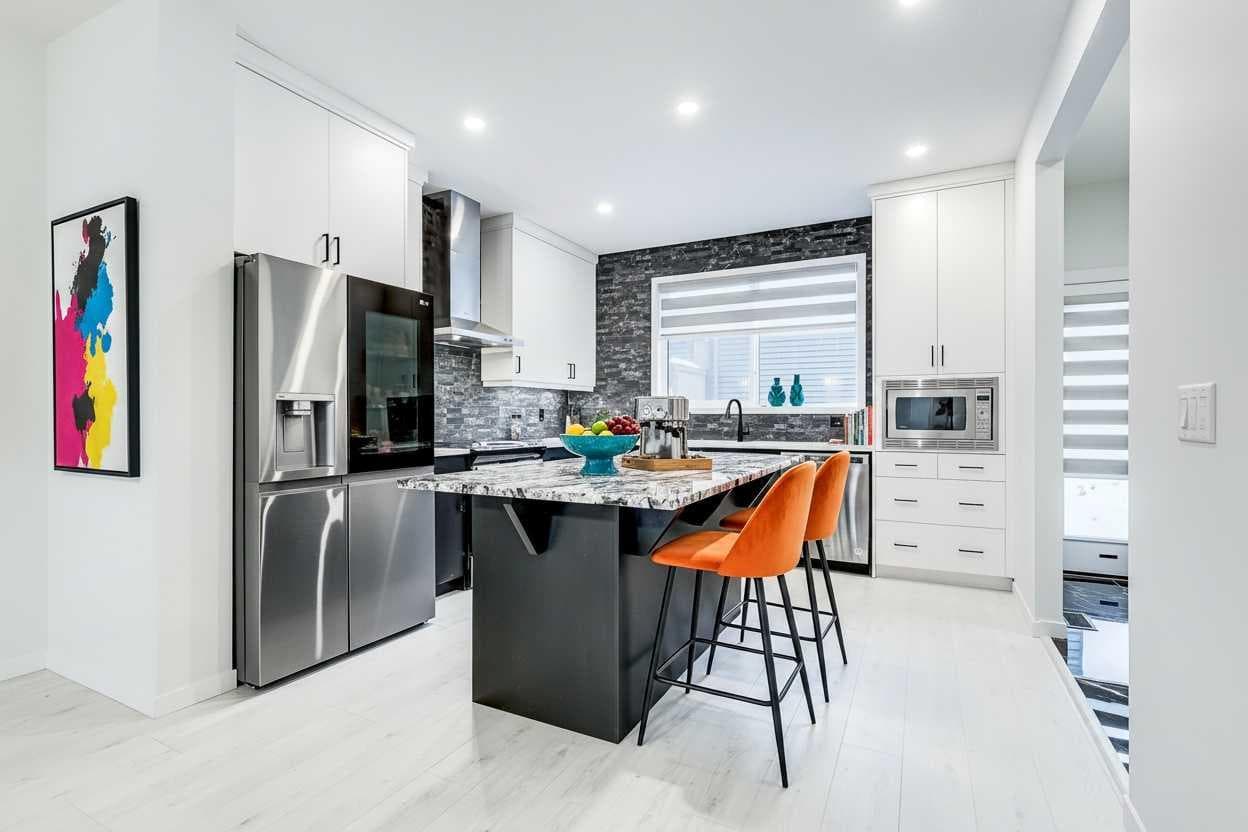 184 Rowmont Boulevard NW — photo 4