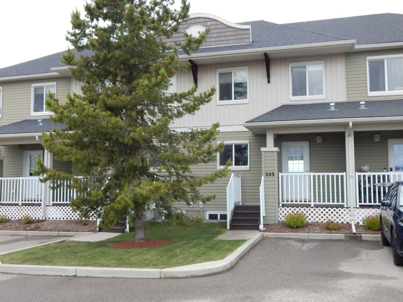 203 Clover Way — photo 1