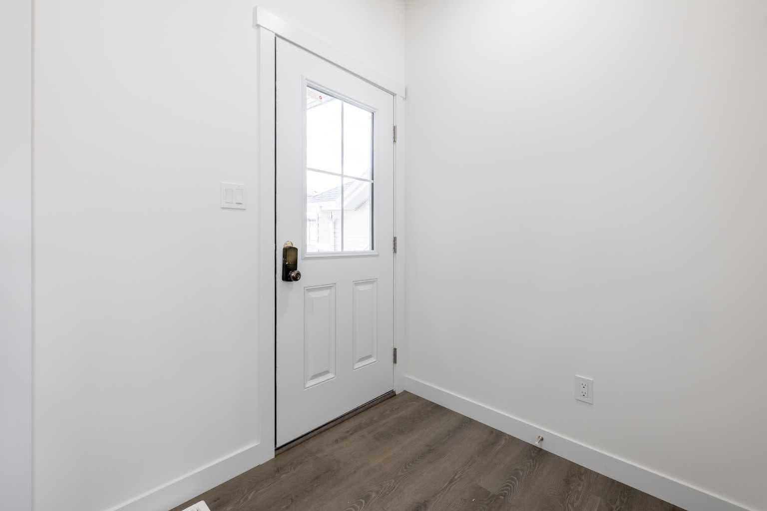 709 Clearview Green — photo 2