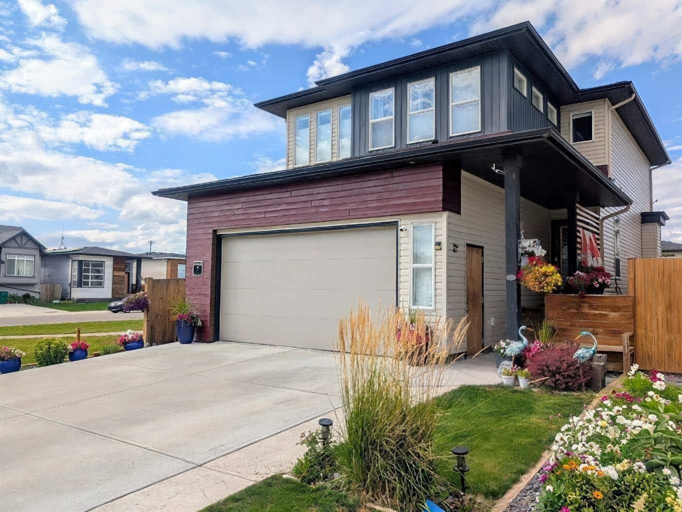 7 Greywolf Road N — photo 3