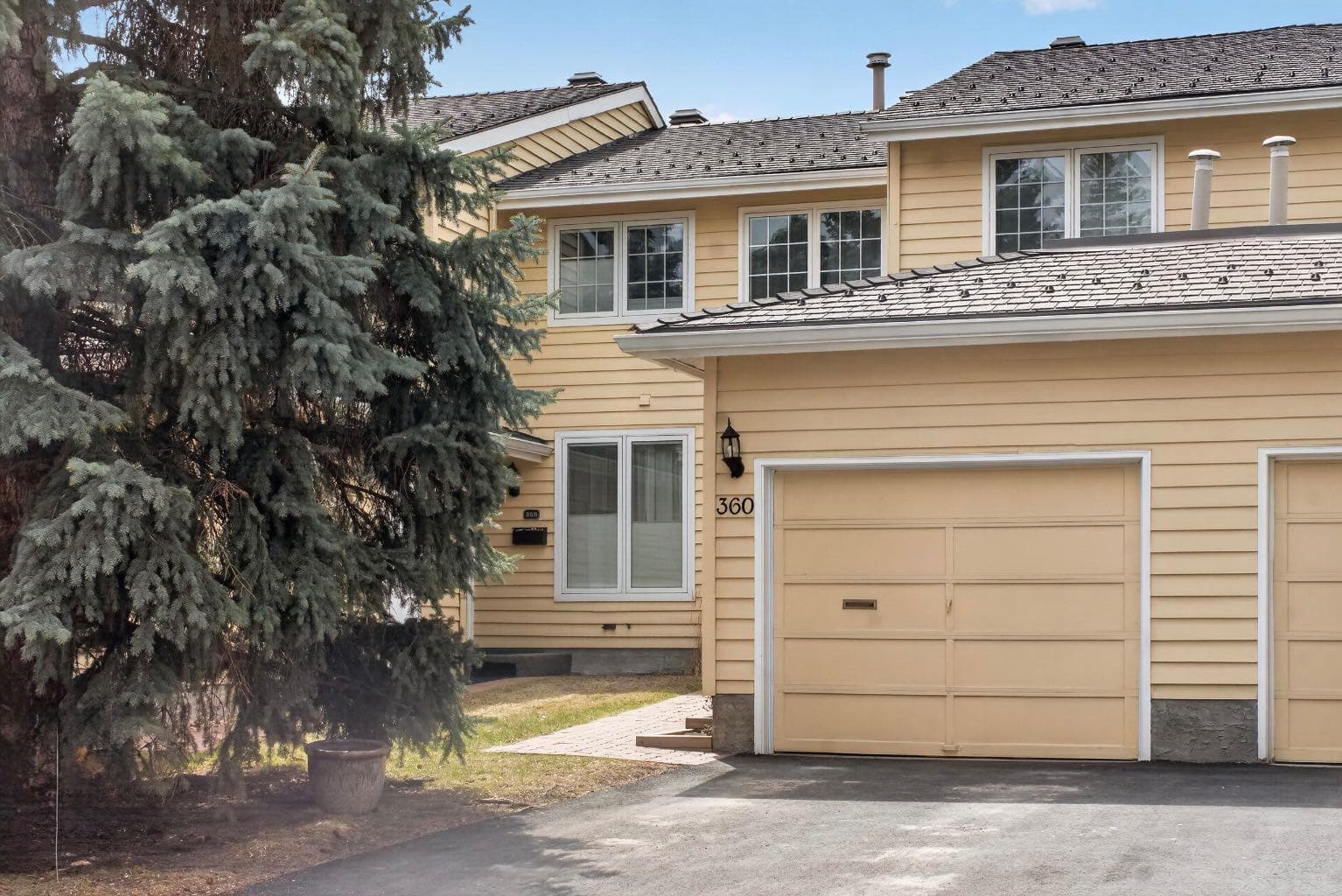 360 Point Mckay Gardens NW — photo 3