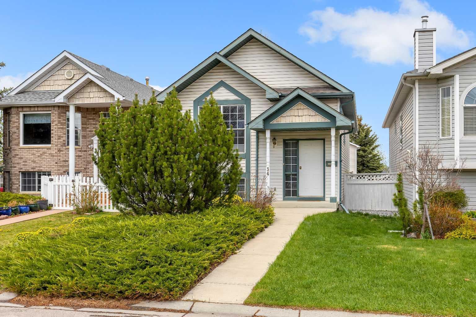 Detached in Hidden Valley