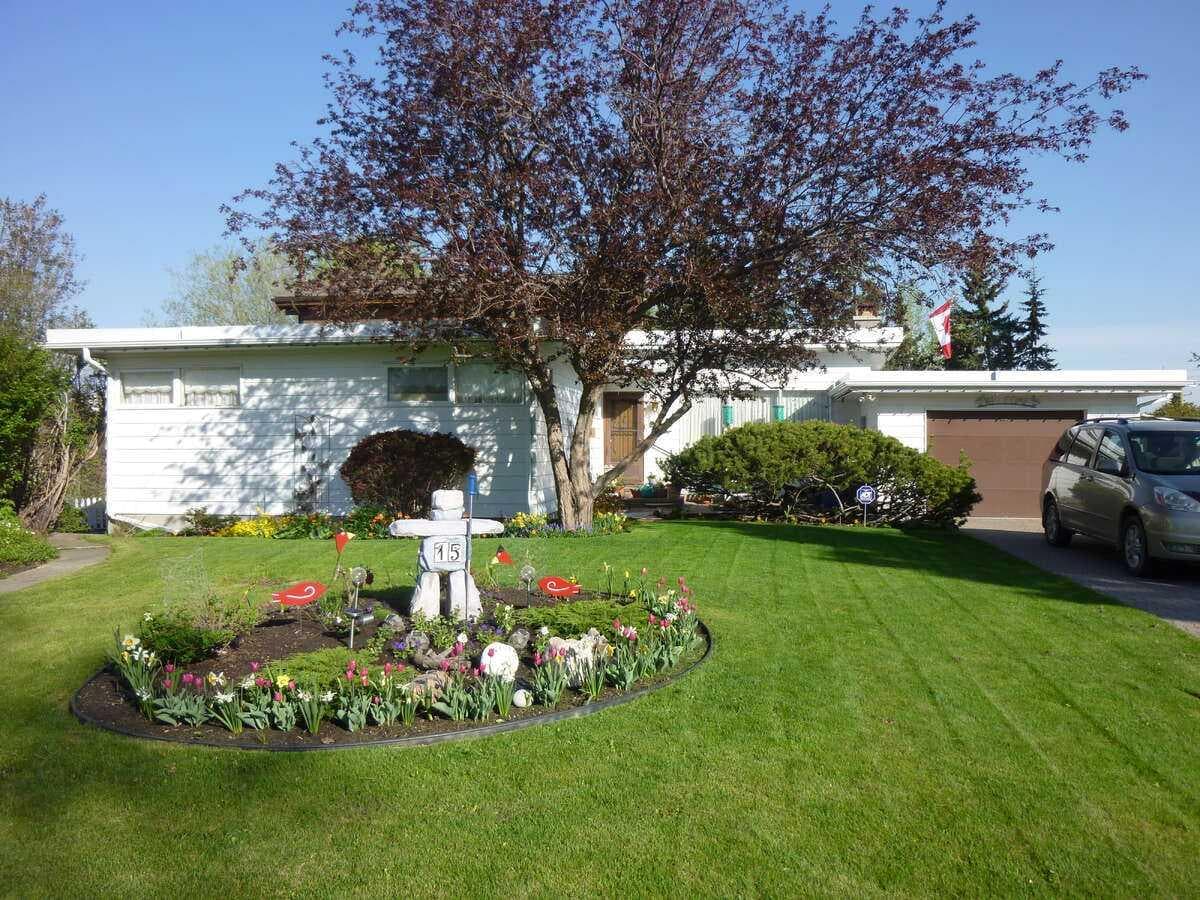 15 Glenview Drive SW — photo 1