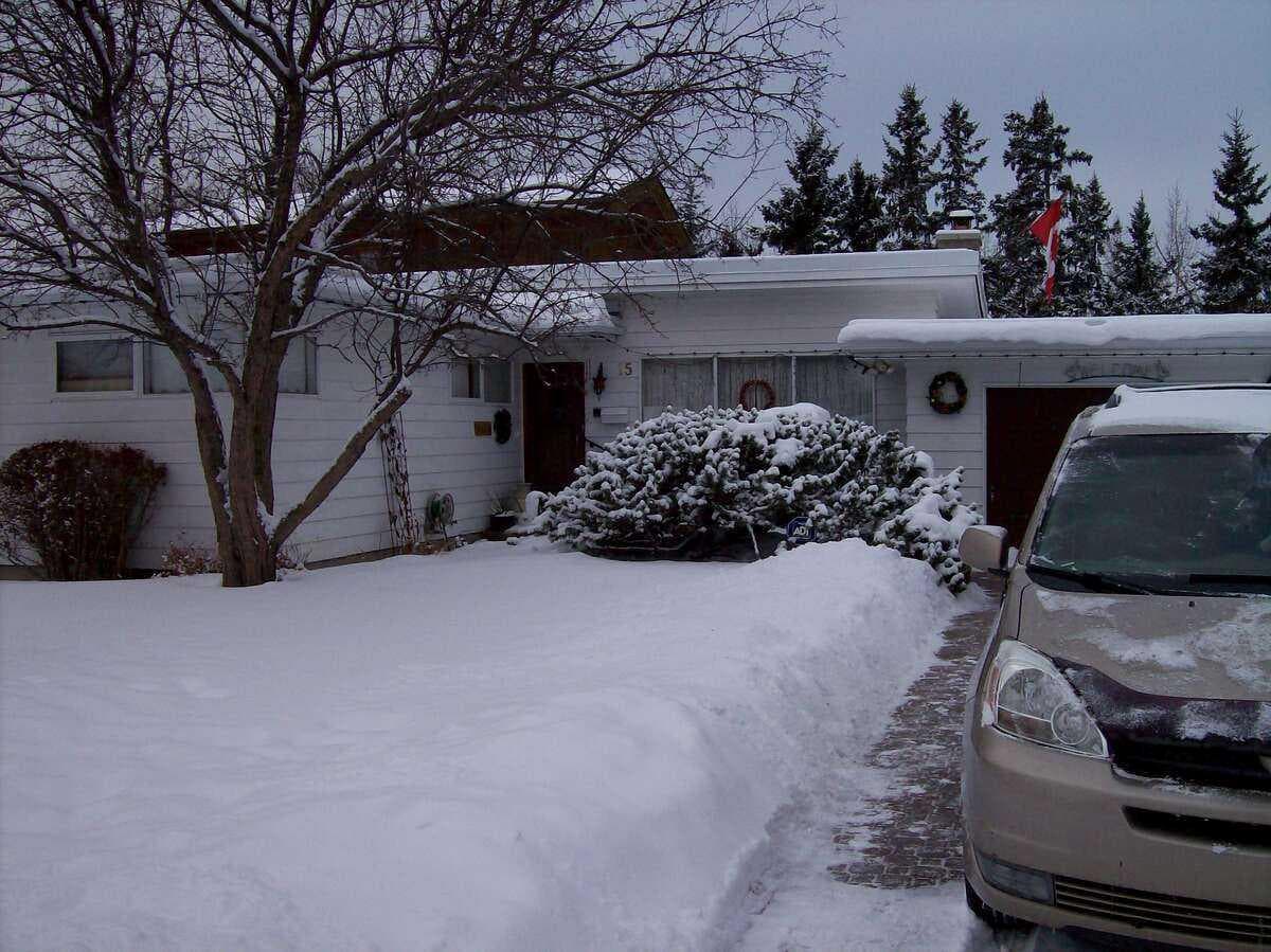 15 Glenview Drive SW — photo 2