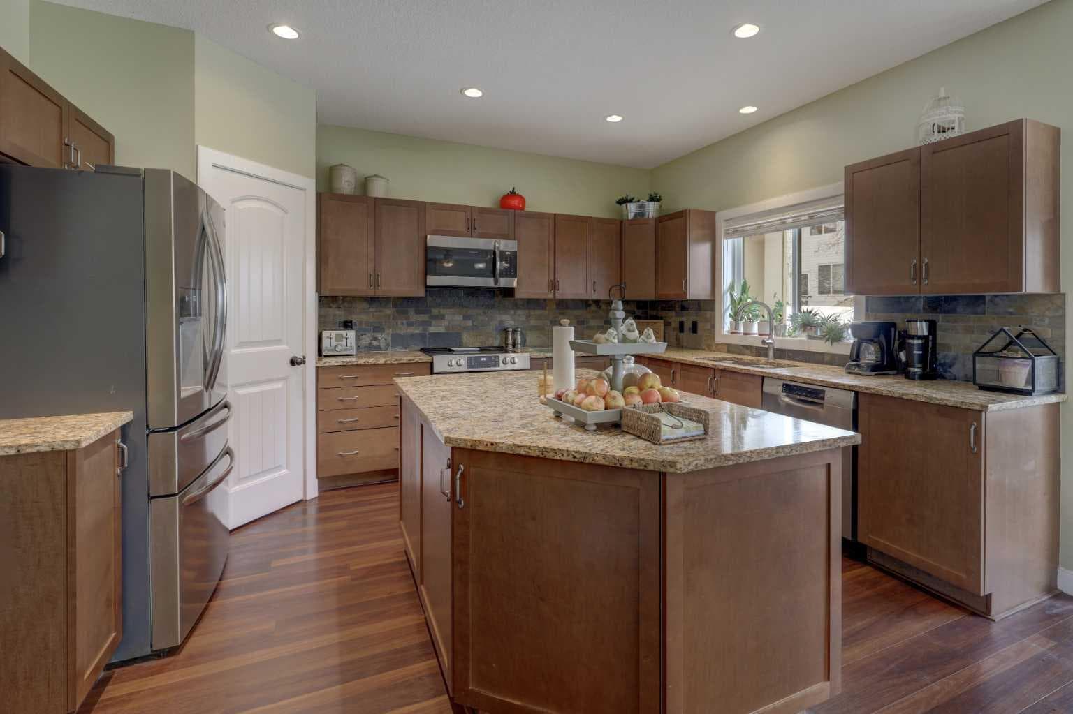 729 Canoe Avenue SW — photo 3