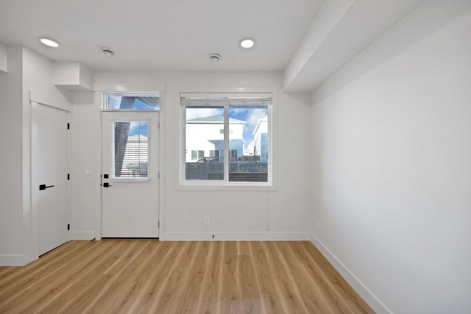 112, 10060 46 Street NE — photo 1
