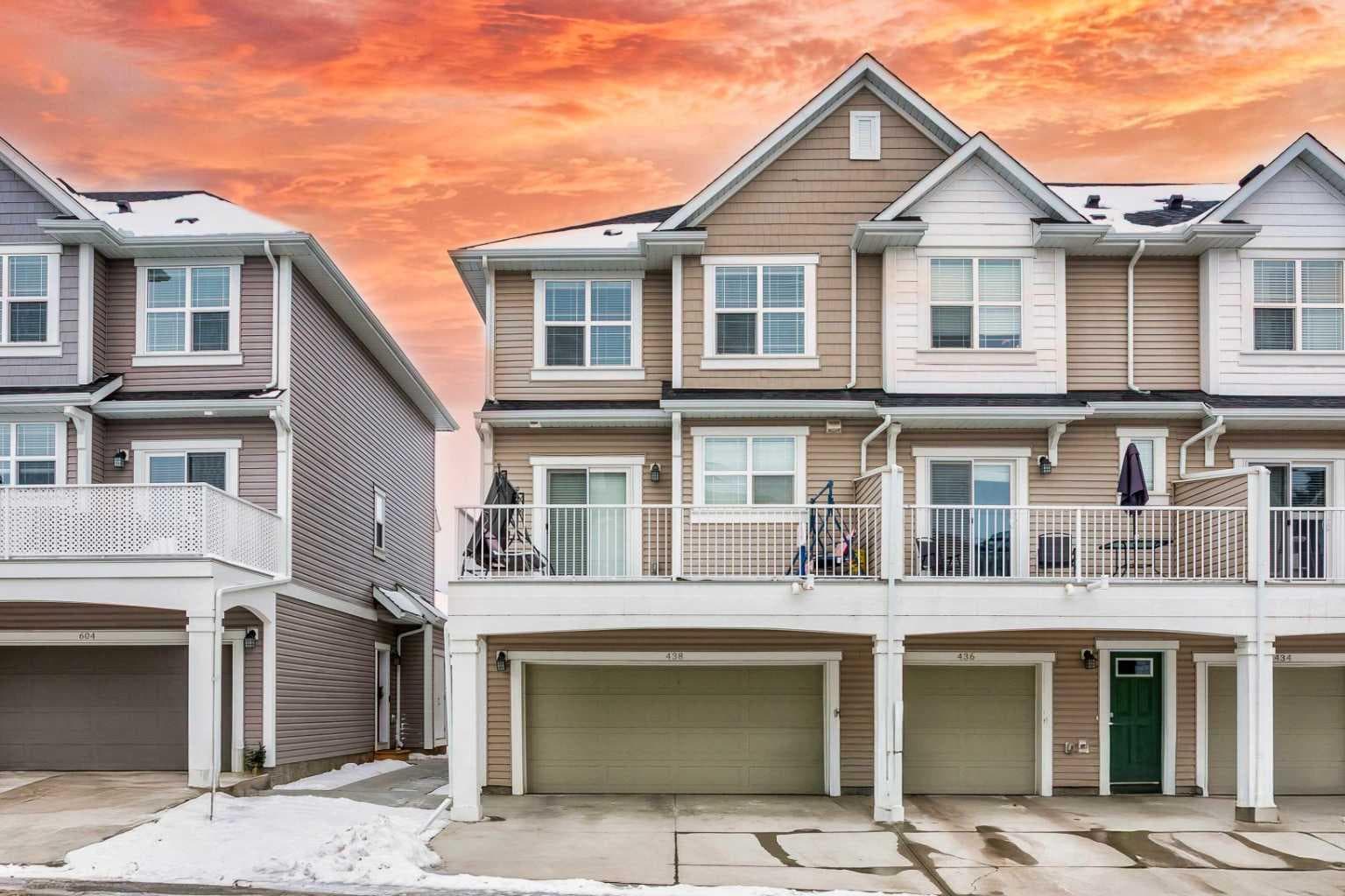 438 Copperstone Manor SE — photo 1