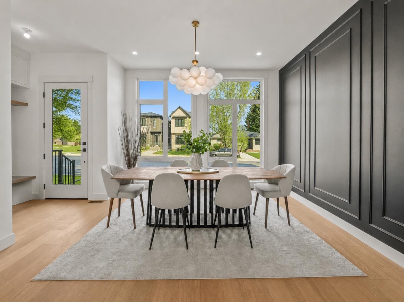 2421 25 Avenue NW — photo 3