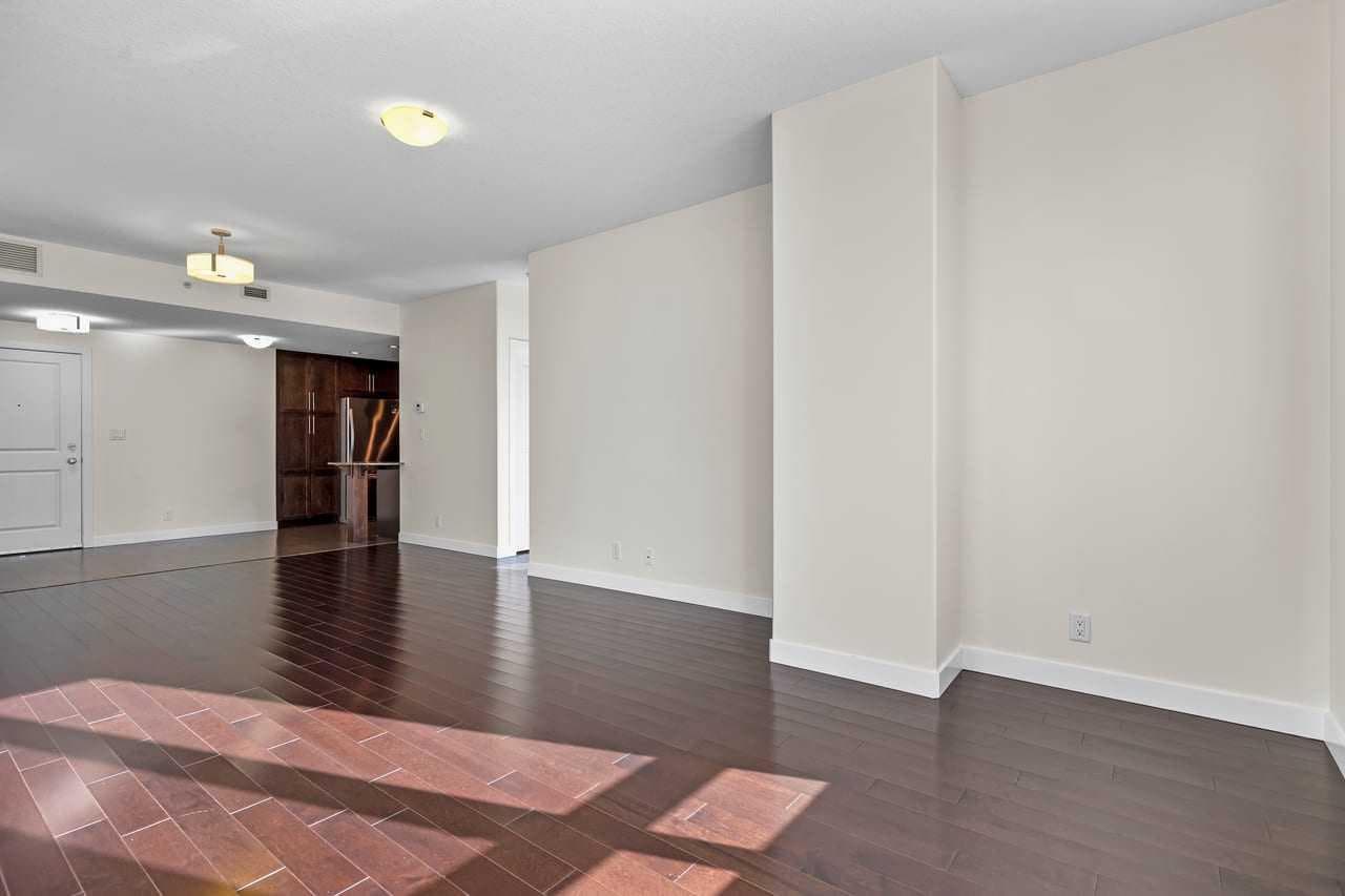 310, 16 Varsity Estates Circle NW — photo 5