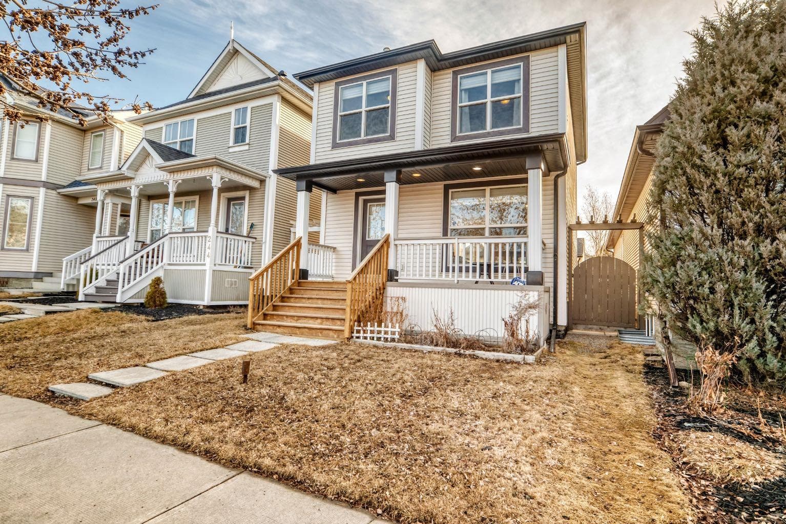 240 Prestwick Way SE — photo 1