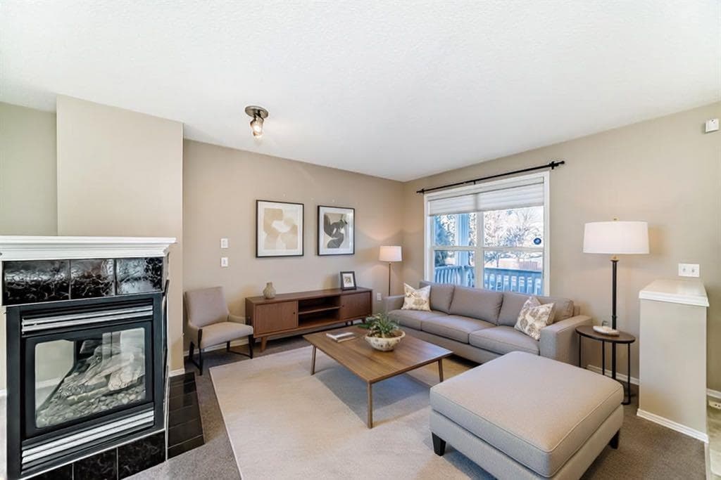 240 Prestwick Way SE — photo 4