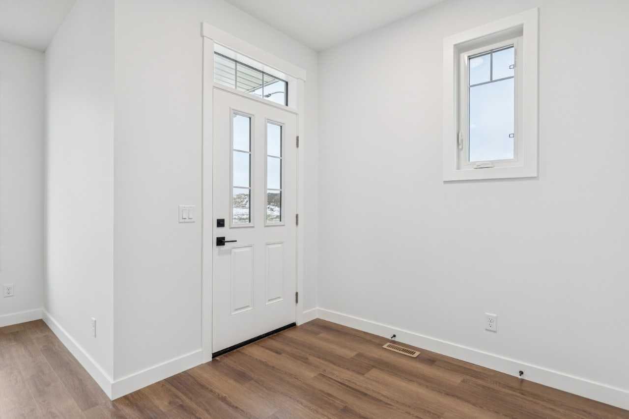 15477 45 Street SW — photo 4