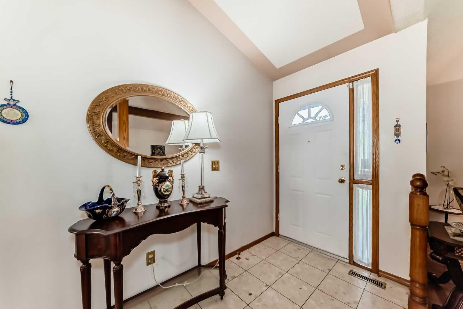 131 Varsity Estates Terrace NW — photo 3