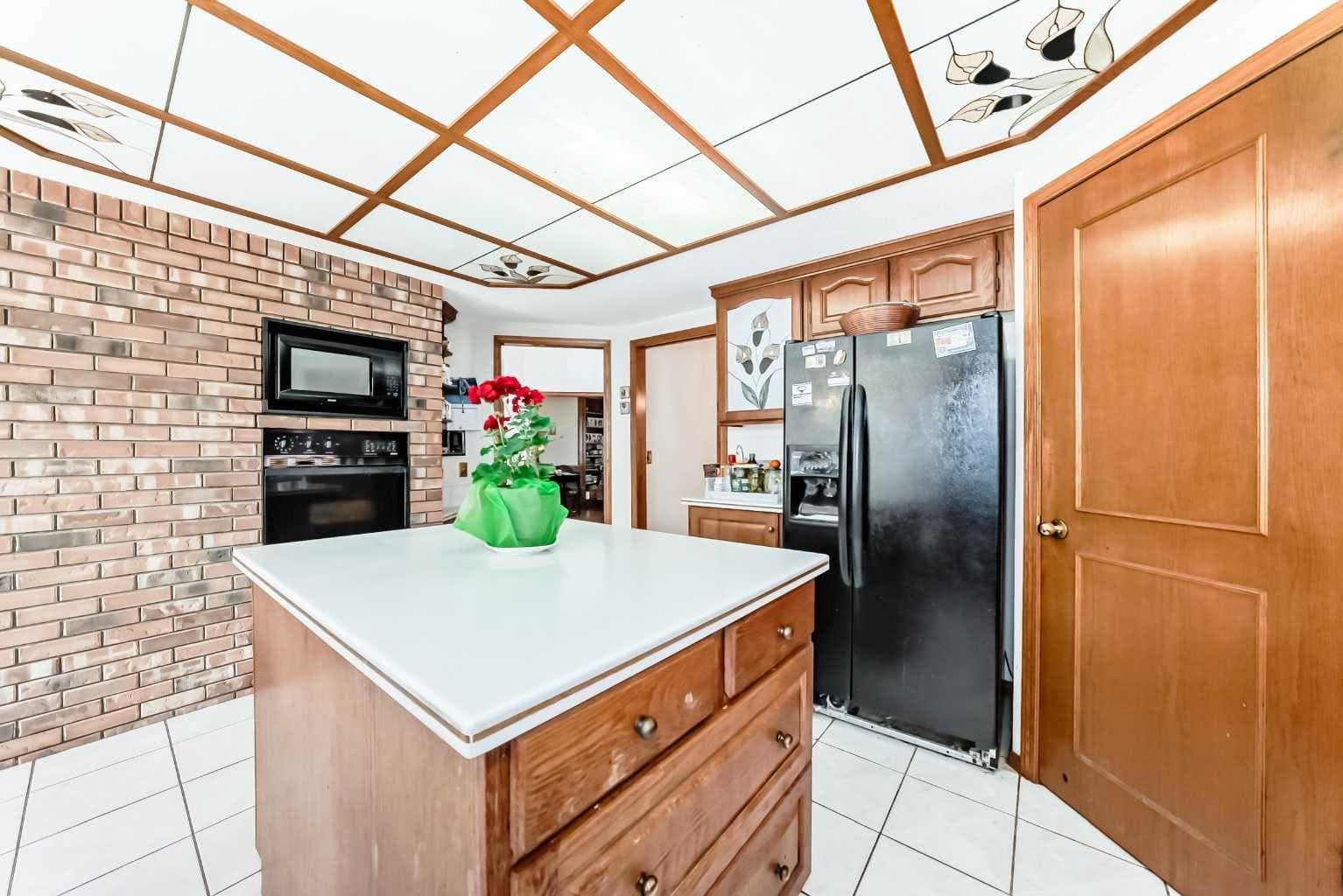 131 Varsity Estates Terrace NW — photo 4