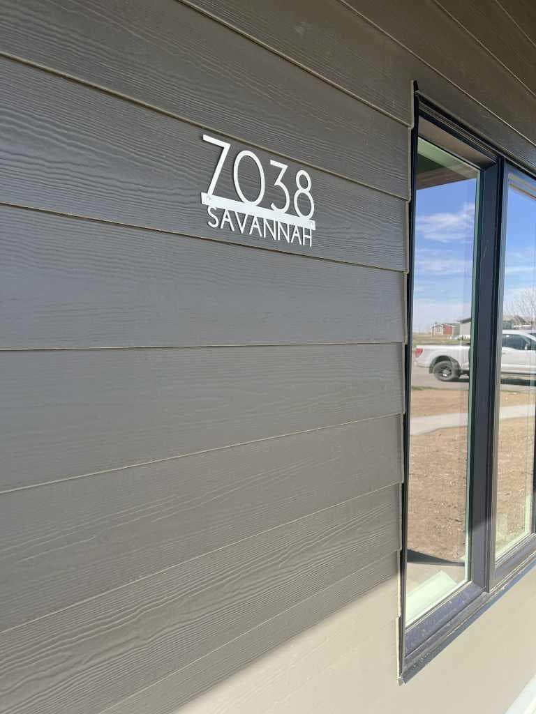 7038 48 Street — photo 2
