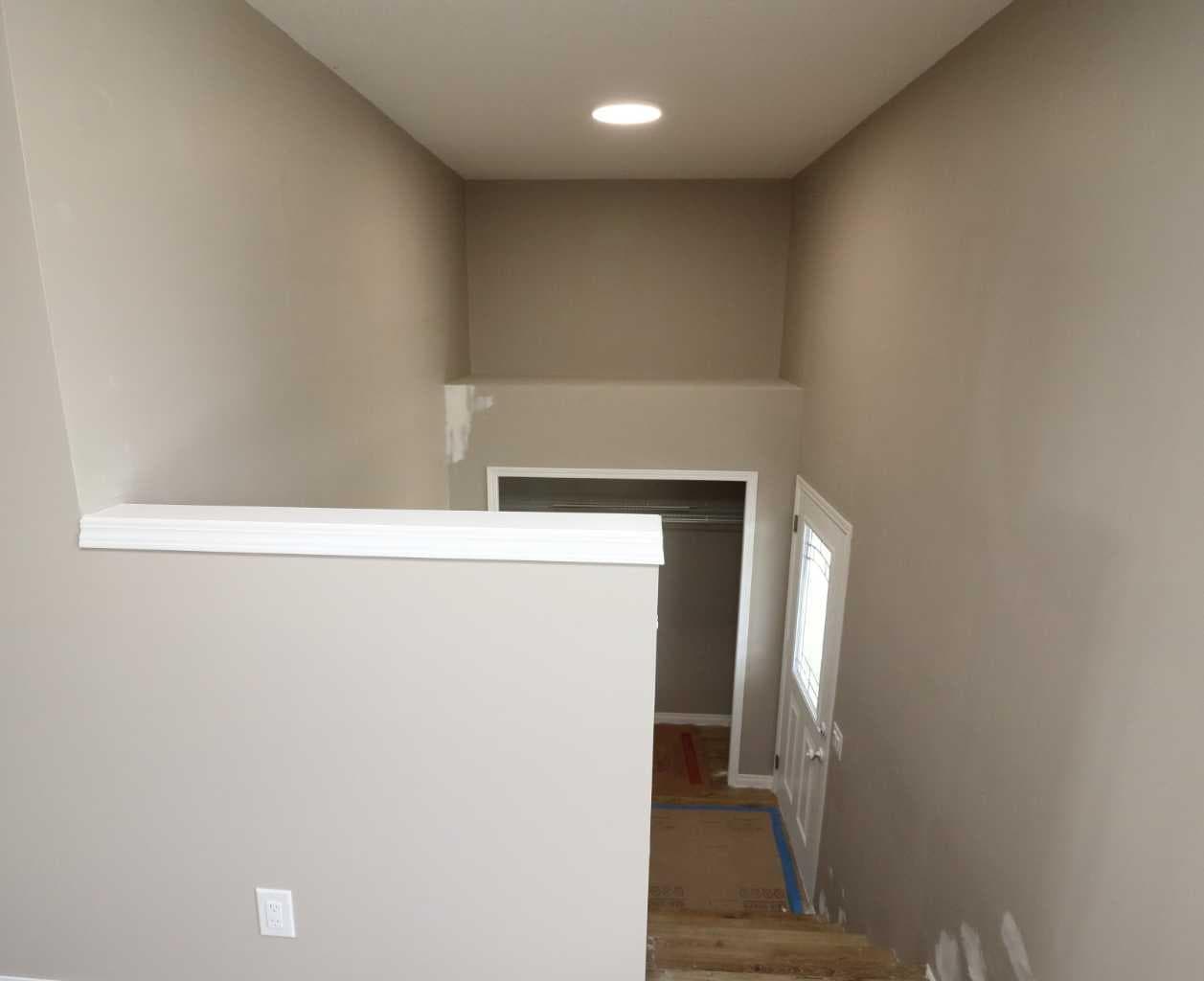 443 Henricks Drive — photo 3