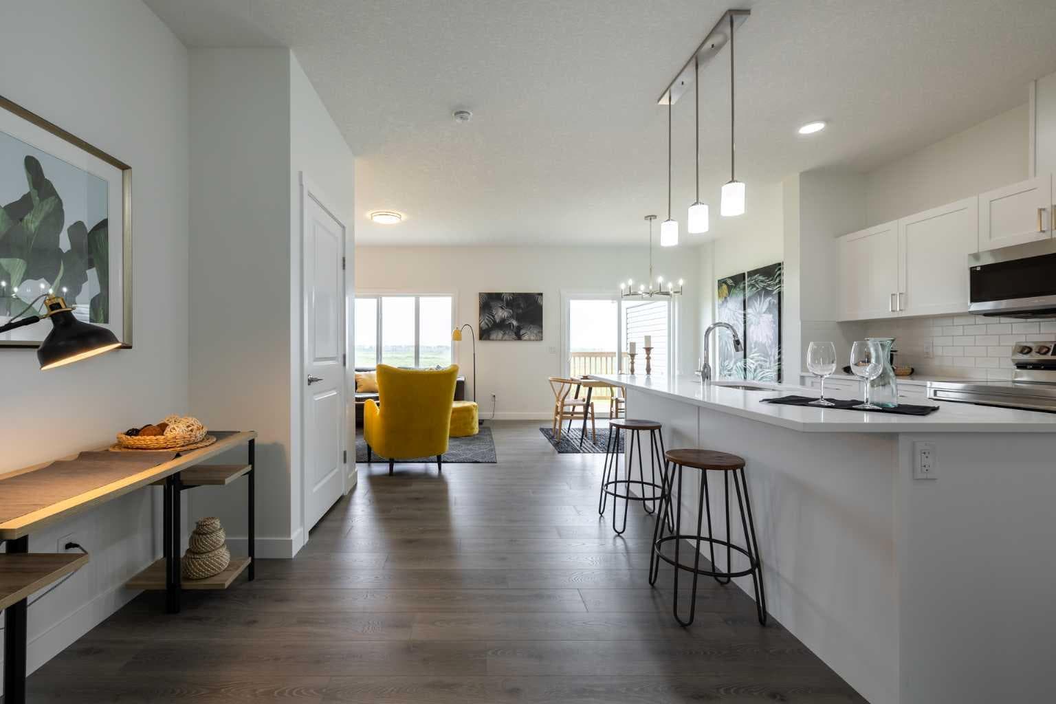 300 Edgefield Close — photo 3
