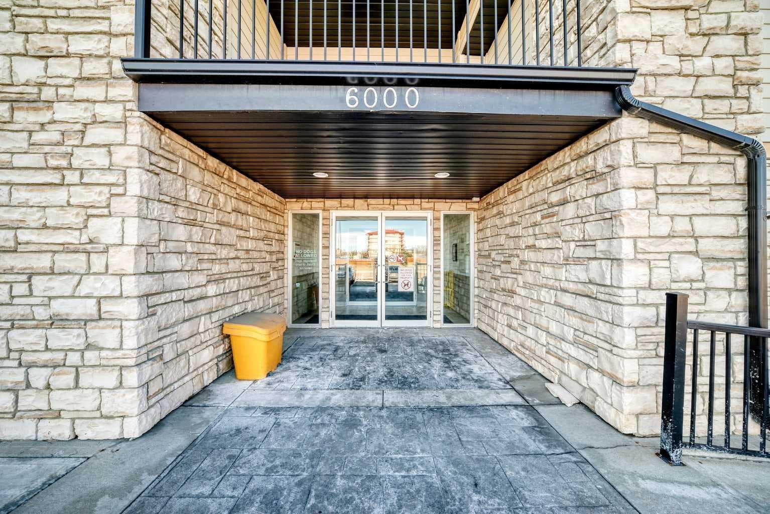 6310, 304 Mackenzie Way SW — photo 3