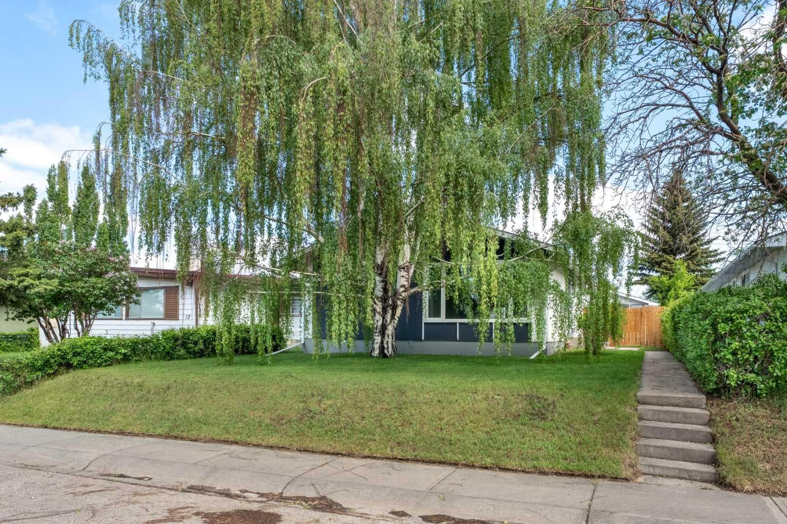 8 Van Horne Crescent NE — photo 1