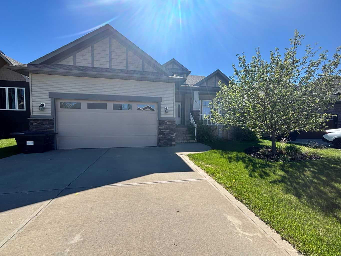 29 Emily Crescent — photo 1