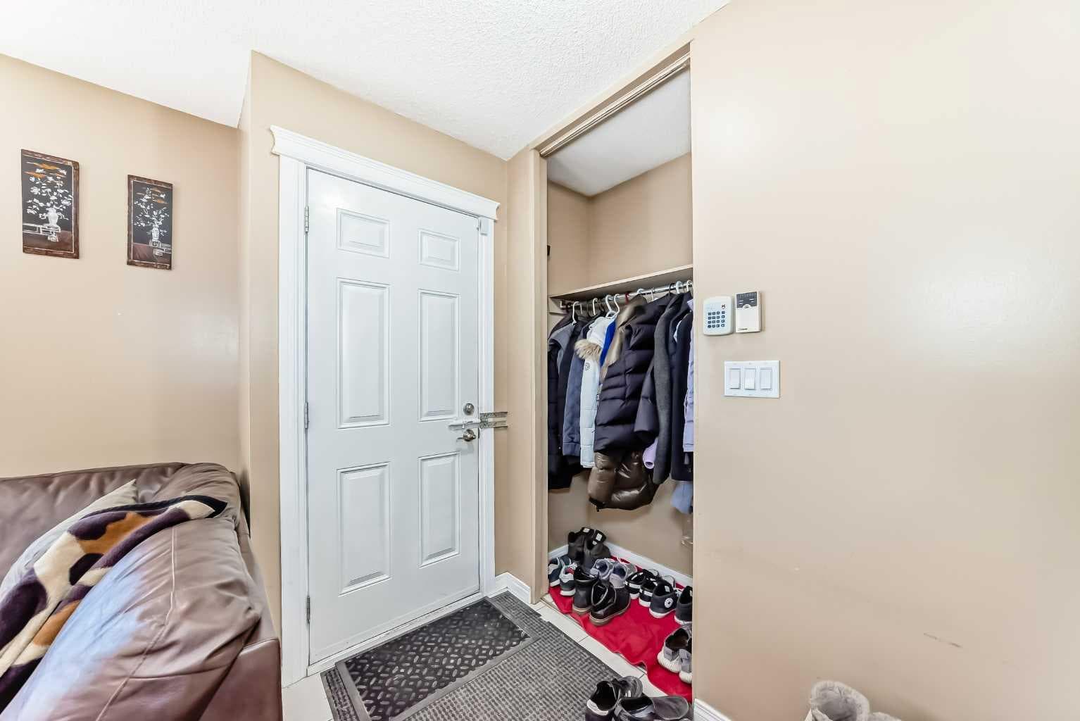 659 Maryvale Way NE — photo 3