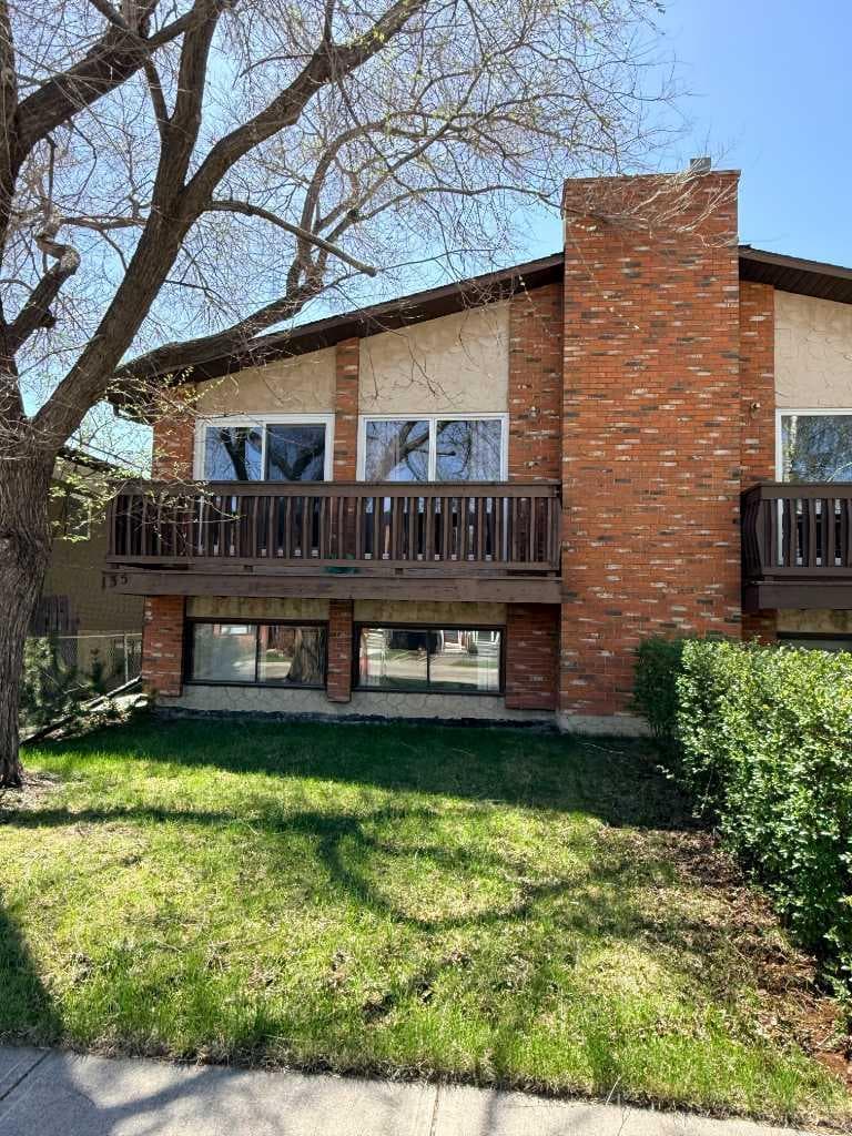 135 27 Avenue NE — photo 2