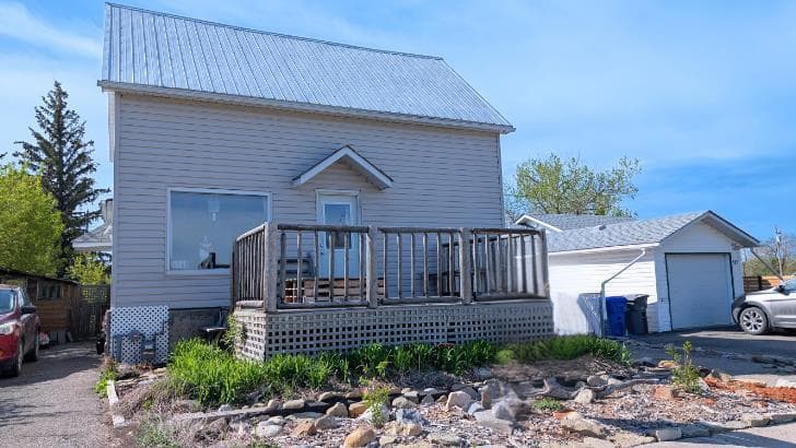 311 47 Avenue W — photo 2