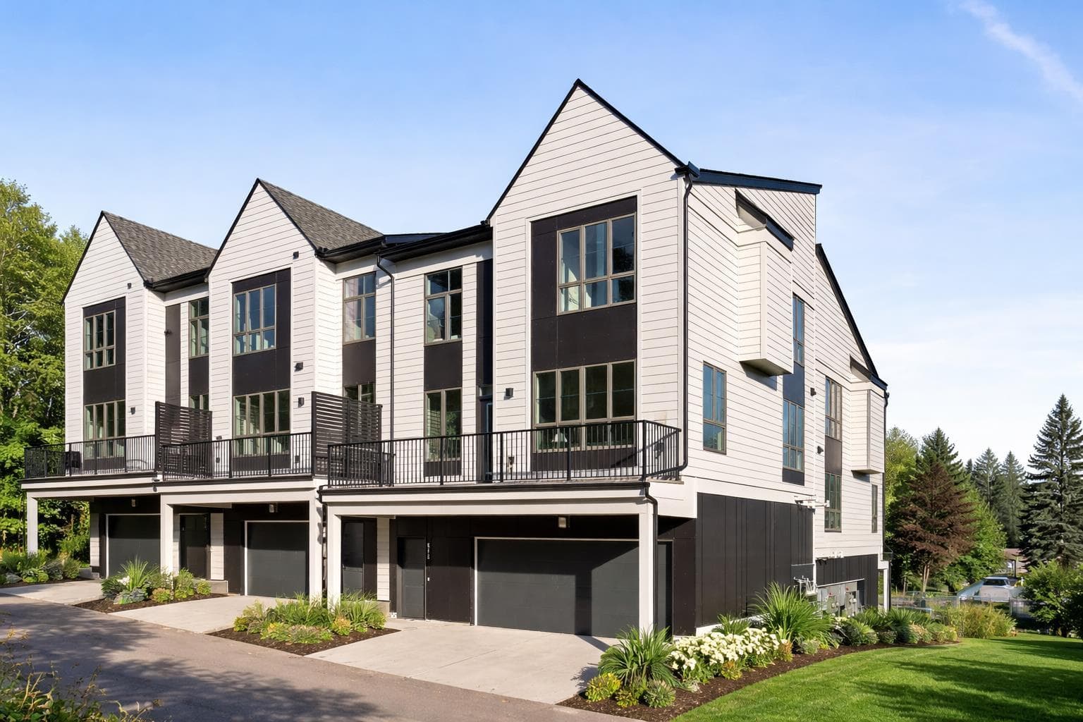 604 Sovereign Common SW — photo 1