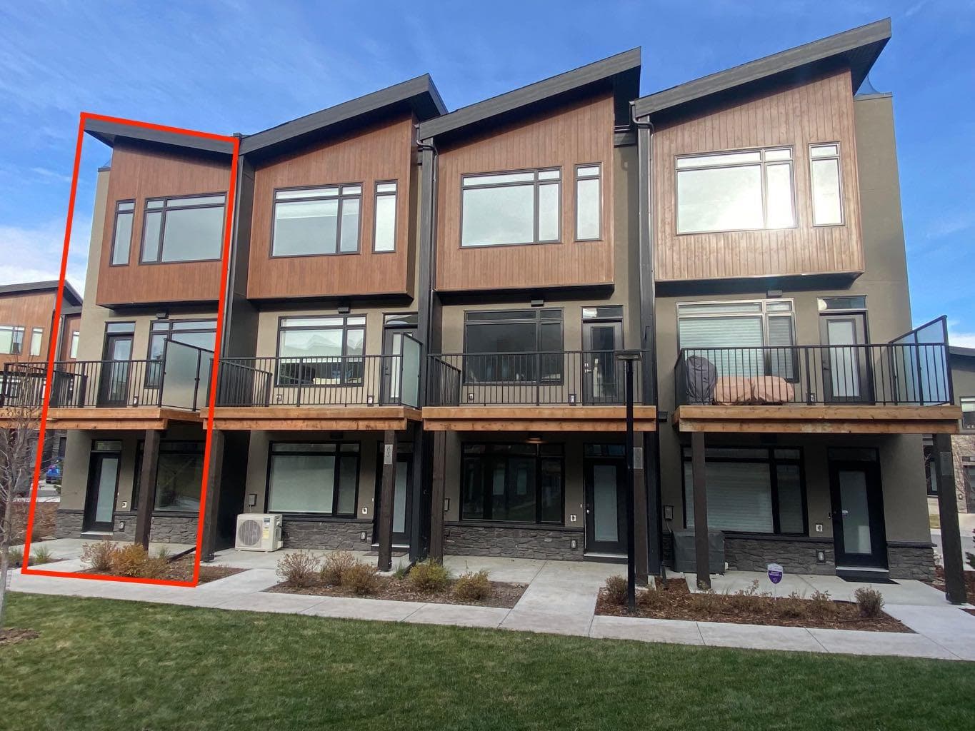81 Royal Elm Green NW — photo 1