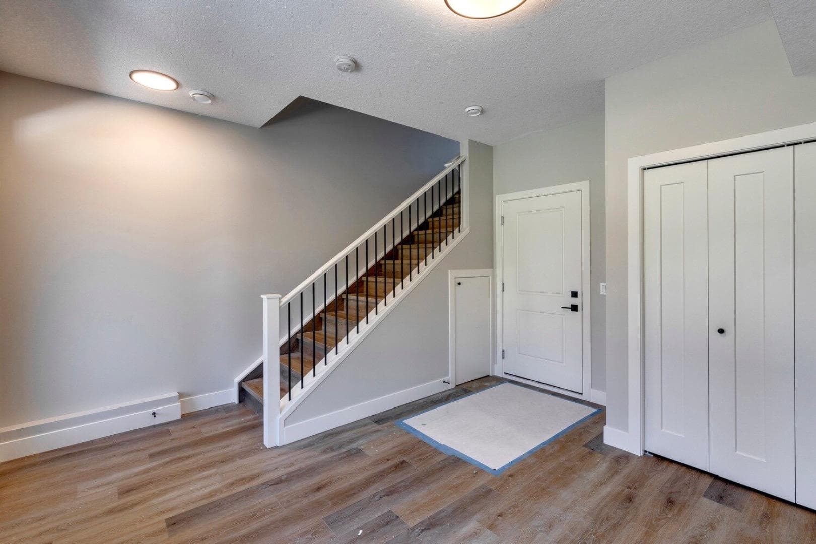 81 Royal Elm Green NW — photo 5