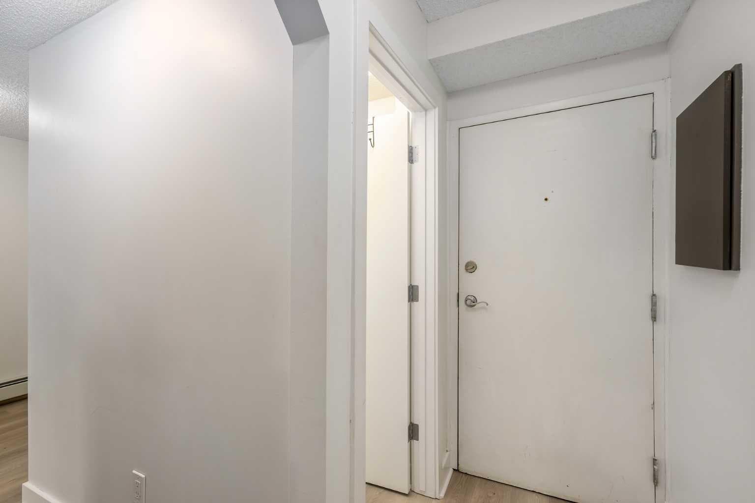 101, 655 Meredith Road NE — photo 3