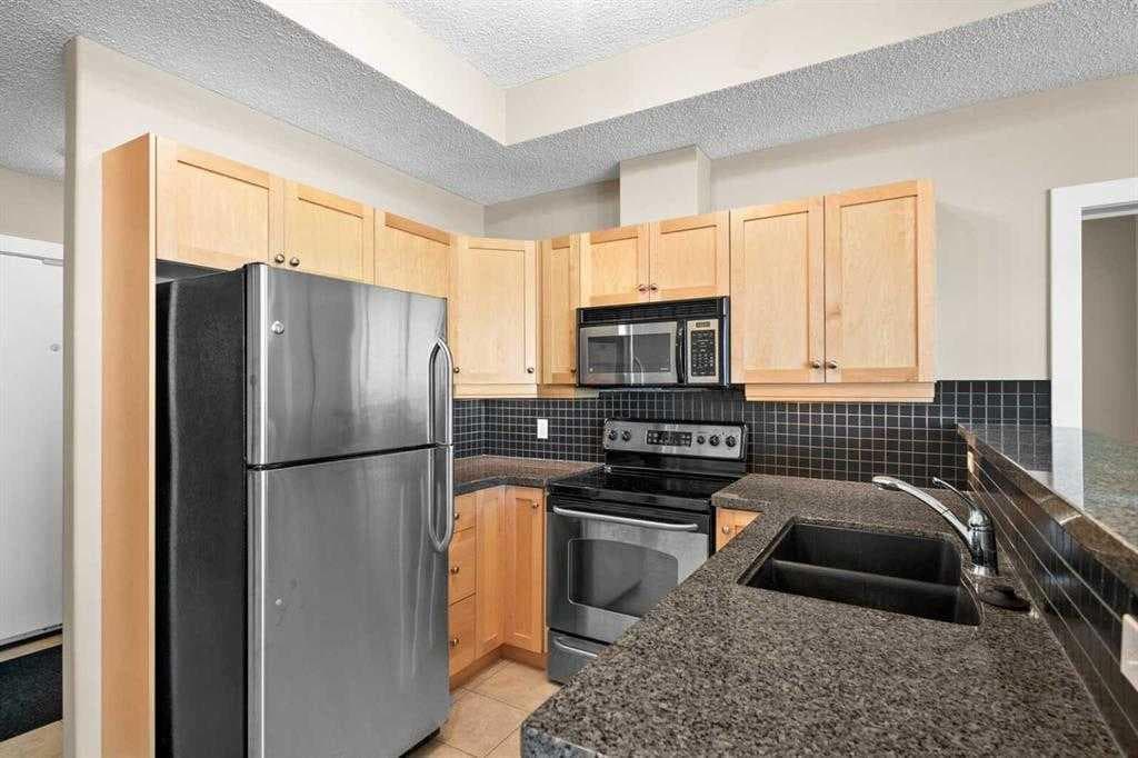 411, 1053 10 Street SW — photo 5