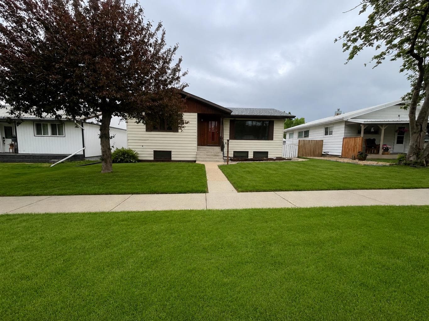 5112 55 Ave — photo 2