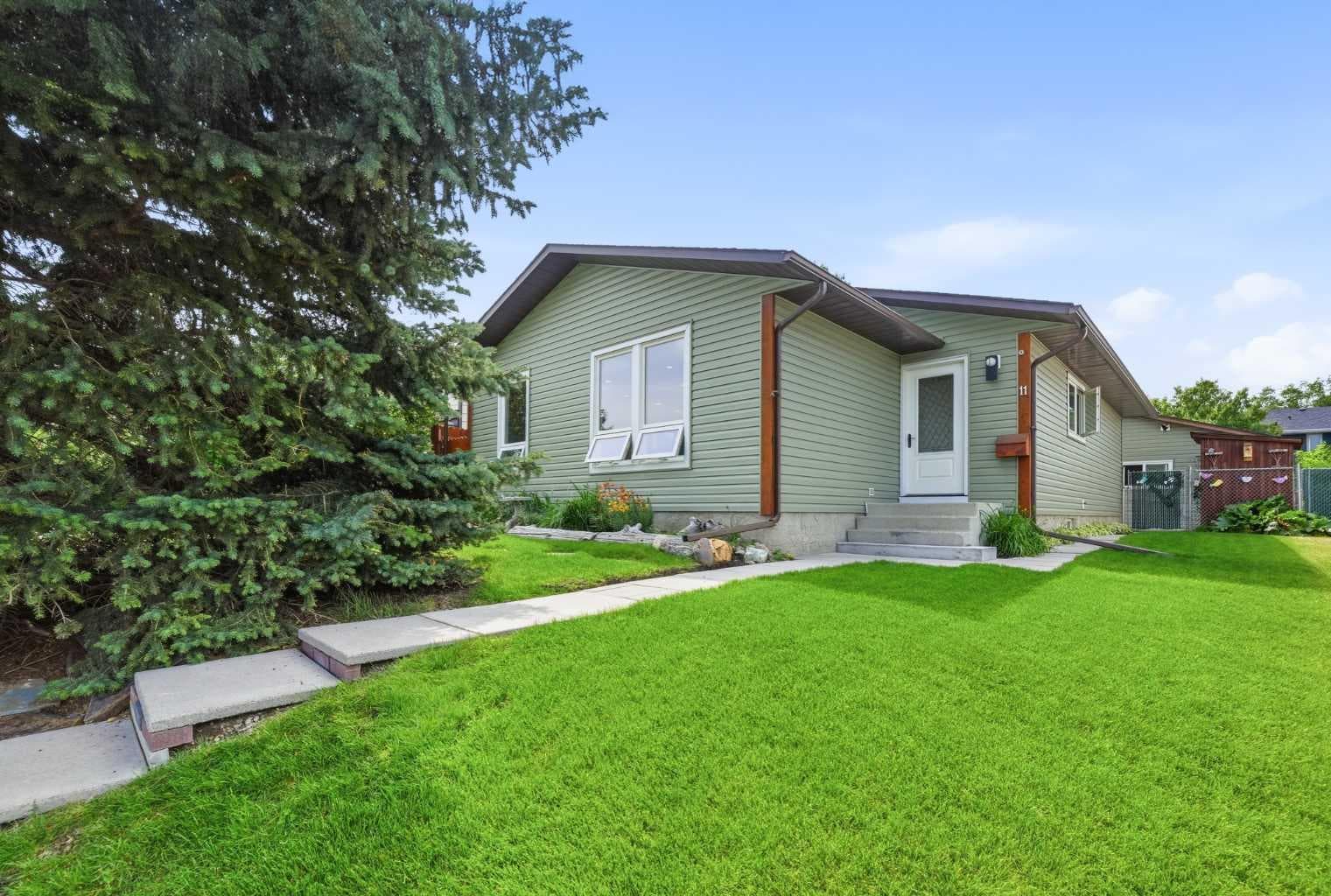 Detached in Beddington Heights