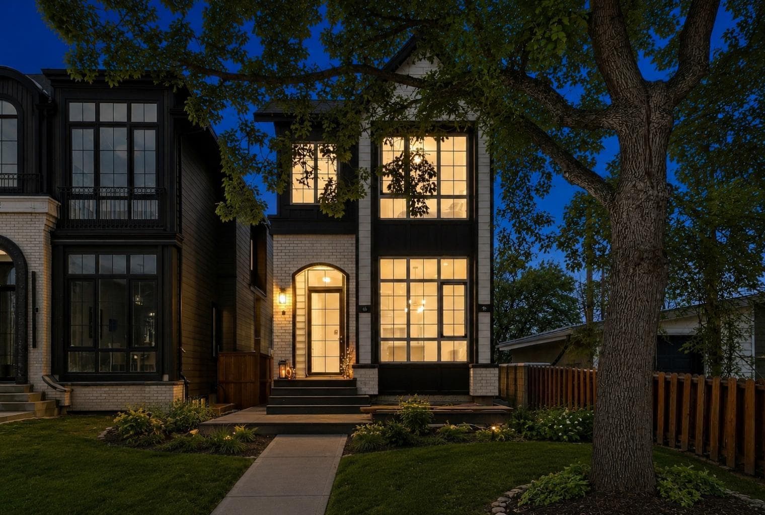 2320 54 Avenue SW — photo 2