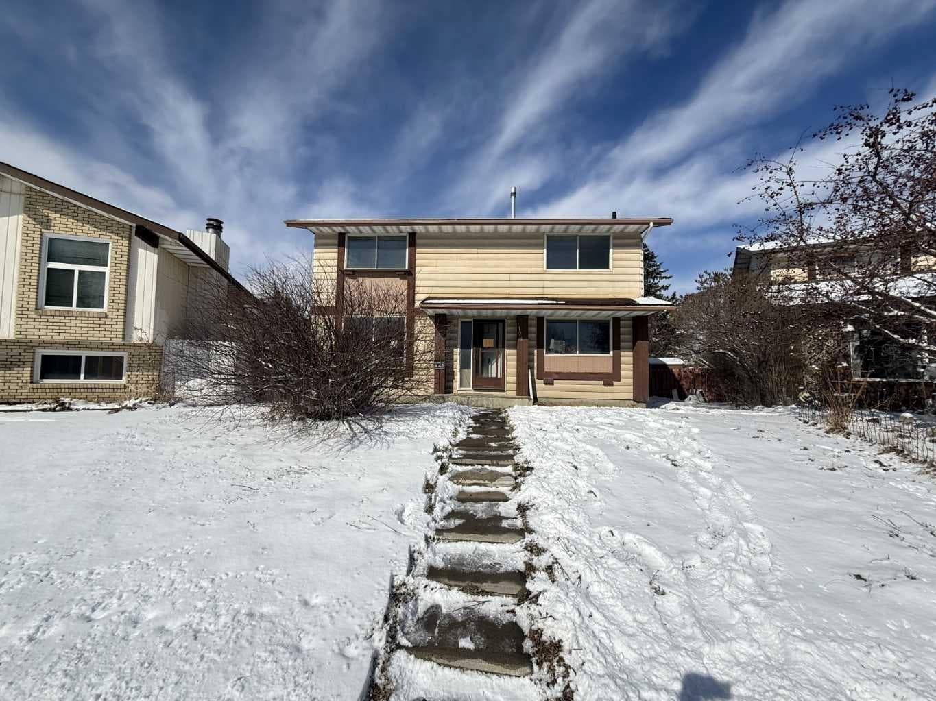 128 Dovercrest Way SE — photo 1
