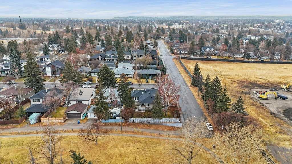 3204 24A Street SW — photo 4